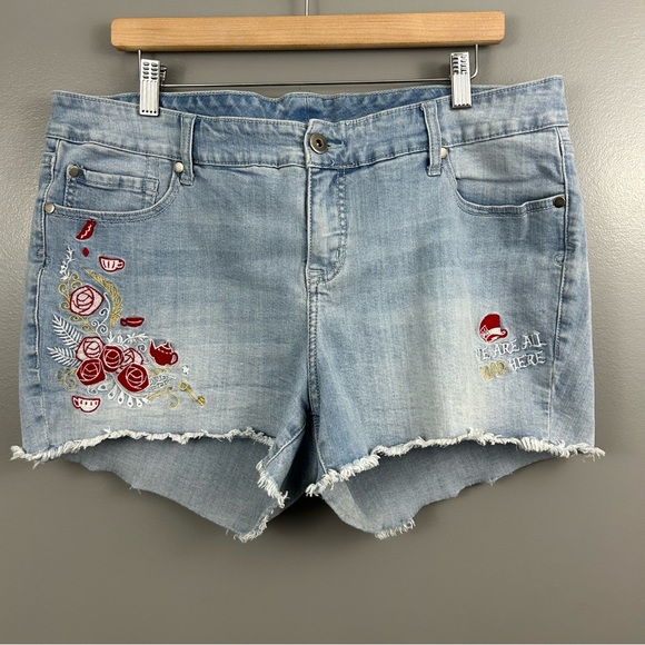 Disney Alice In Wonderland Embroidered Jean Shorts Size 18 - Picture 2 of 10